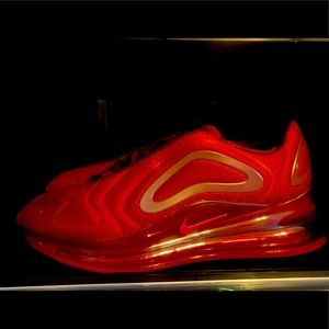 Nike Air Max 720 ‘Night Maroon’. *Free Shipping*